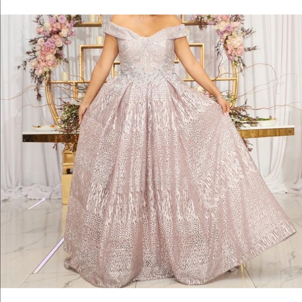 💞 Pink all beaded A-line dress💞